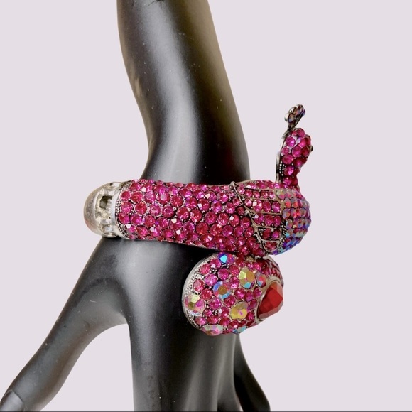 Bejeweled‎ Bedazzled embellished Rhinestone Pink Peacock metal cuff bracelet OS - Picture 4 of 12